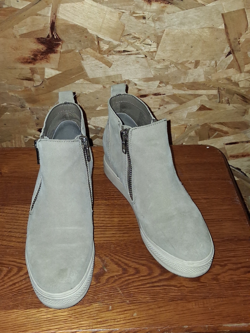 Steve Madden Suede Zip-Detail Casual Sneakers - Light Gray